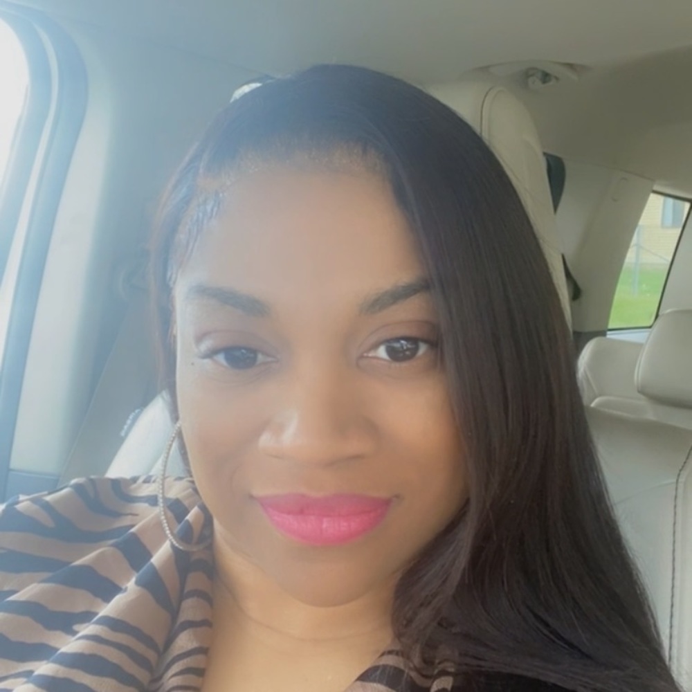 Meet your Posher, Denise